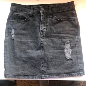 NWOT BLACK DENIM SKIRT